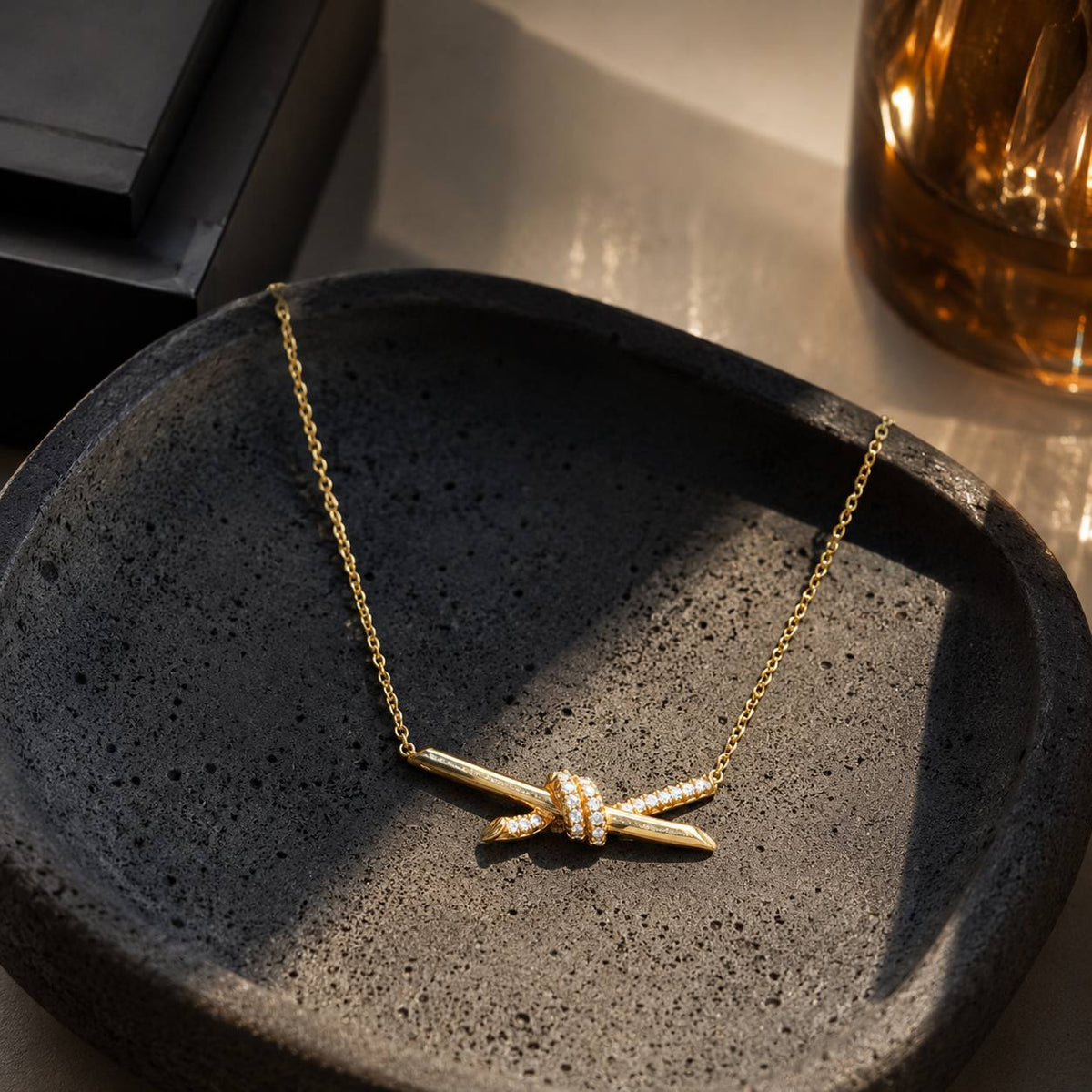 COLLIER عقدة KNOT