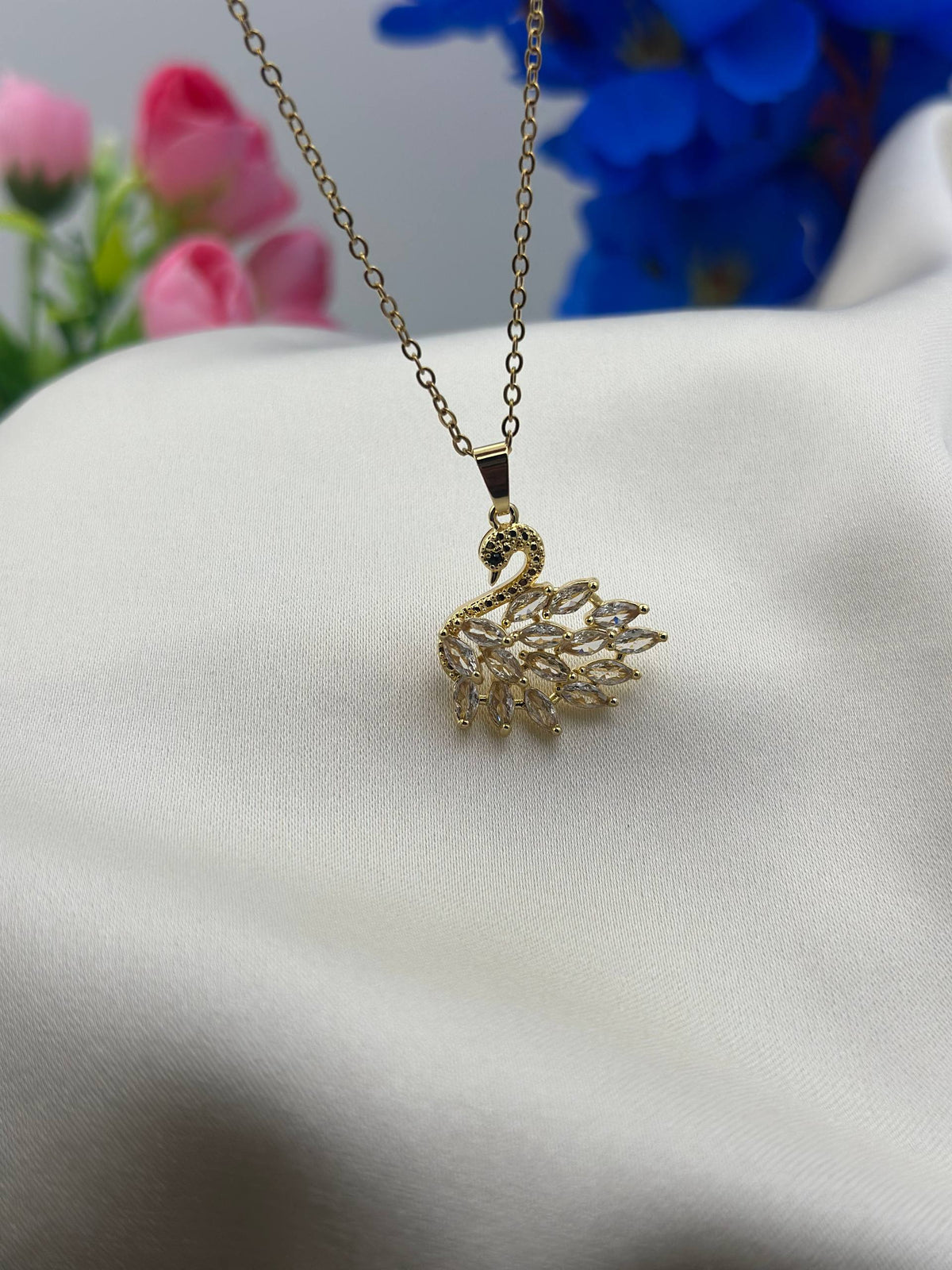 SWAN SWAROVSKI