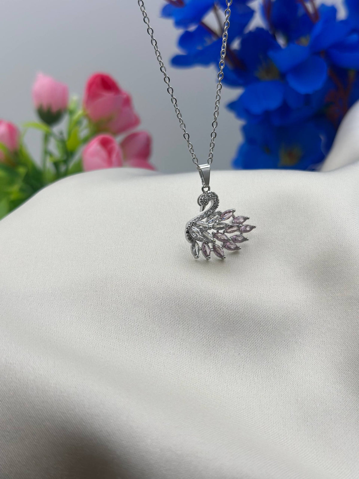 SWAN SWAROVSKI