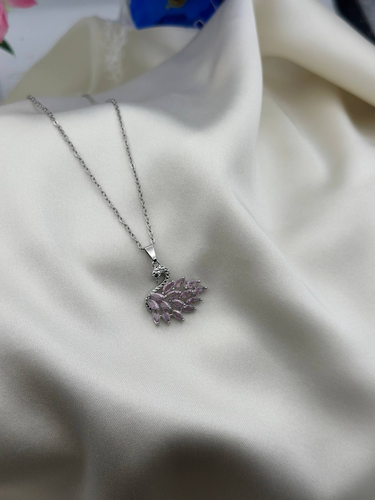 SWAN SWAROVSKI