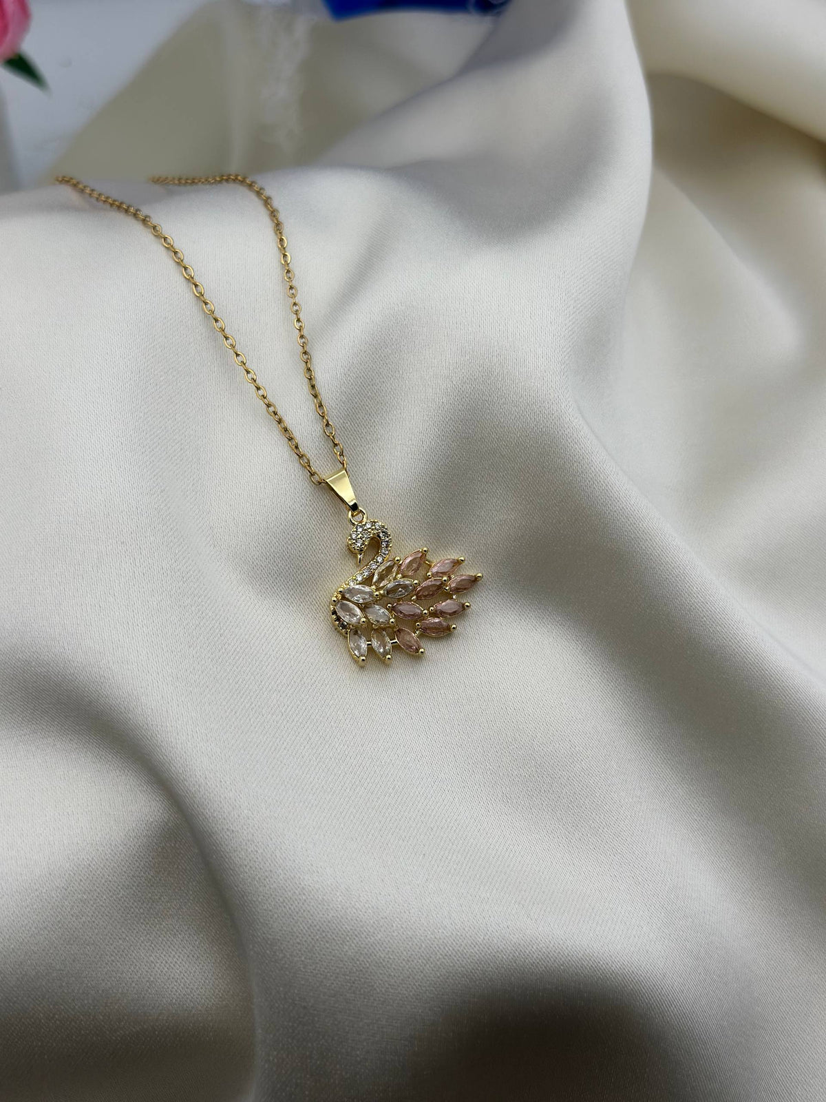 SWAN SWAROVSKI